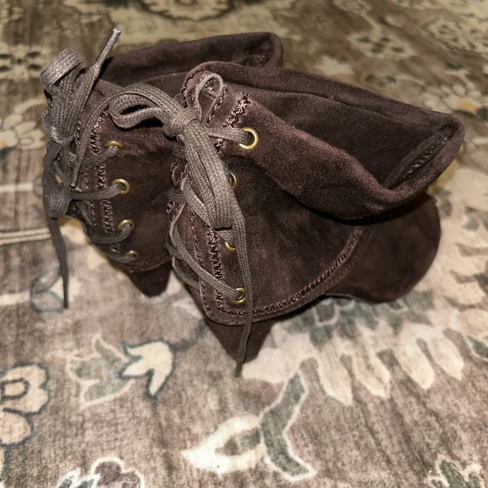 Chocolate Brown Suede Lace-Up Foldover Heeled Ankle Boots Y2K Witchy Pointed Toe